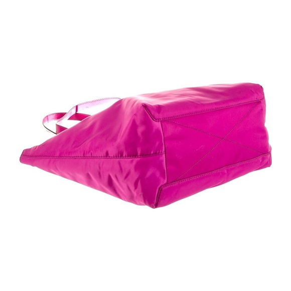 Marc Jacobs Signature Tote, Hot Pink Nylon - Picture 10 of 11